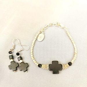 NWOT Beautiful bracelet and necklace set
